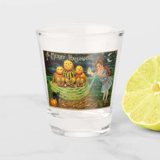 Young Witch's Brew: Pompoen Mannen op Magick Altar Shot Glas (Voorkant)