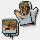 Your scratch my back, I'll scratch yours. Horses Ovenwant & Pannenlap Set (Voorkant / Achterkant)