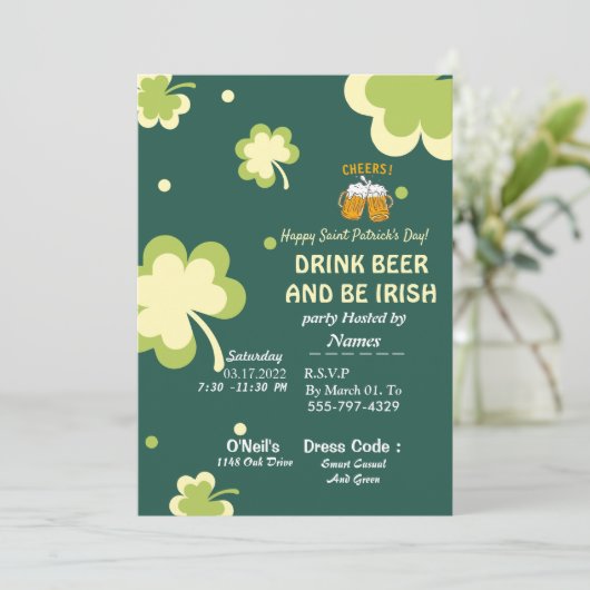 Your St. Patrick's Day party invitation card  (Debout devant)