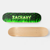 Zachary skateboard feu vert et flammes design. (Horz)