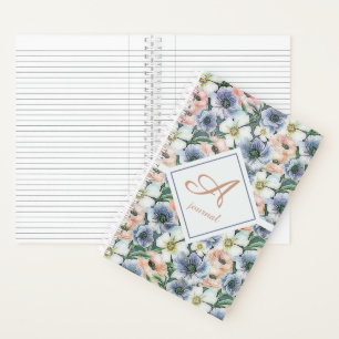 Zacht aquarel pastel bloemig monogram journaal notitieboek