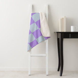 Zacht blauw en lavendel geruit sherpa deken