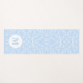 Zacht blauw en wit botanisch met monogram yogamat (Voorkant (horizontaal))