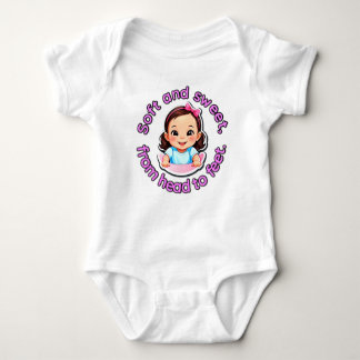 Zacht en zoet van hoofd tot voeten babykleding. romper
