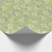 zacht groen en blauw bloemontwerp cadeaupapier (Hoek)