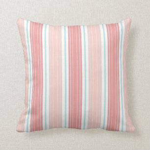 Zacht koraal en aqua op witte shabby chic strepen kussen