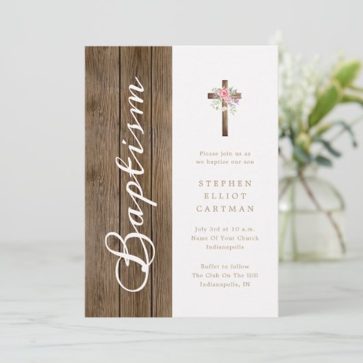 Zacht Roze Bloemen Hout Kruis Elegant Script Doop Kaart (Staand voorkant)