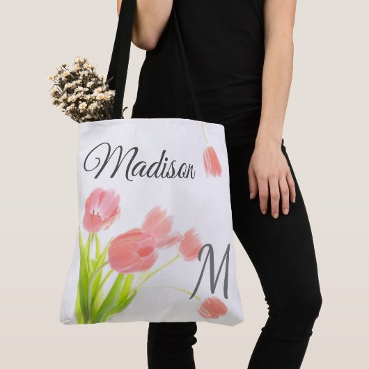 Zacht Roze Tulpen Trendy Initiaal Naam Monogram Draagtas (Dichtbij)