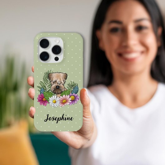 Zachte beklede tarweterriër met bloemen en naam Case-Mate iPhone case