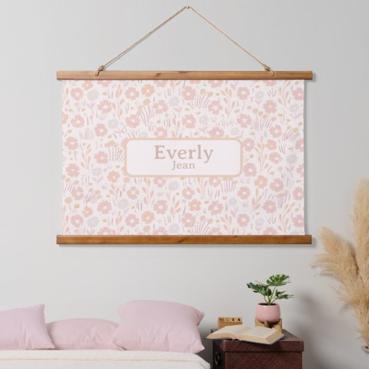 Zachte Bloemen Custom Baby Naam Art Hangend Wandkleed (Slaapkamer)