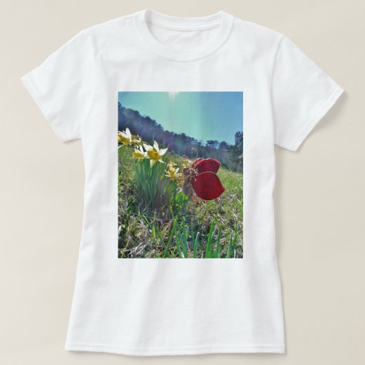 Zachte en gele bloemen t-shirt (Design voorkant)