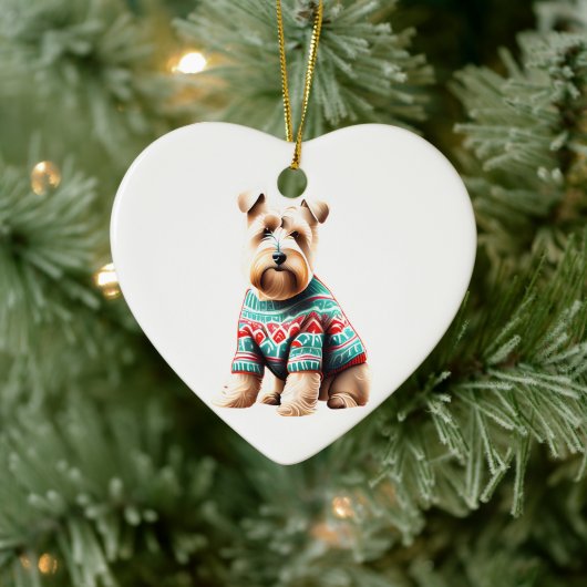 Zachte gecoate tarweterriër in kersttrui keramisch ornament (Boom)