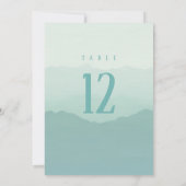 Zachte groene bergen bruiloft tafel nummer teken kaart (Achterkant)
