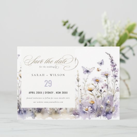 Zachte Lila Wildflower Vlinder Tuin Bruiloft Save The Date (Staand voorkant)
