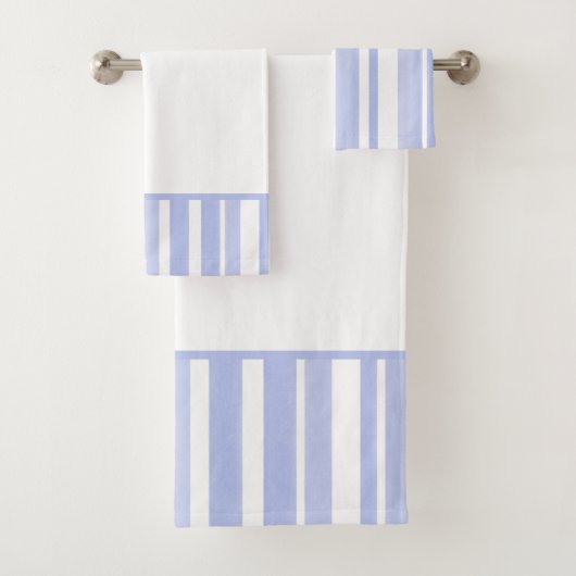 Zachte Periwinkle White Stripes Bad Handdoek (Insitu)