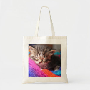 Zachte Slaperige Pasgeboren Kitten Foto Tote Bag