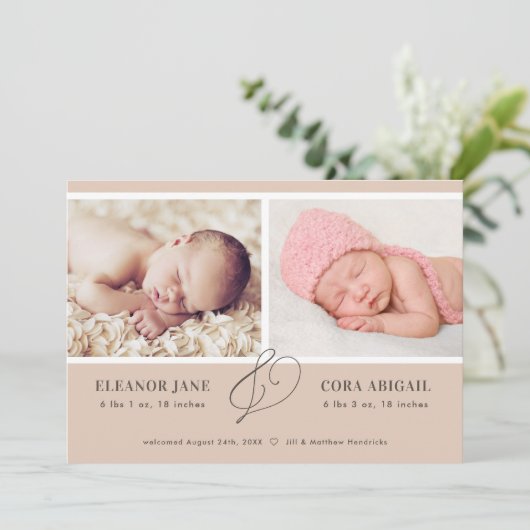 Zachte Terracotta Modern Twins Birth Aankondiging (Staand voorkant)