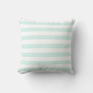 Zachtegroene pastel- en witte lijnenpatroon kussen