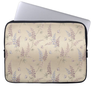 Zachter Pastel Lupine & Vlinderweidepatroon Laptop Sleeve