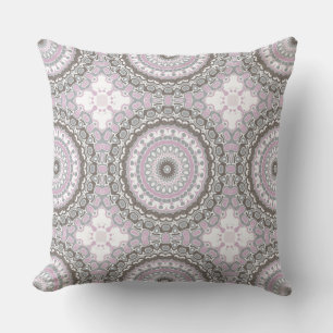 Zachtgrijs en Roze Mandala Kussen