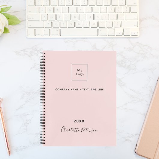 Zakelijk logo blush roze elegant monogram notitieboek