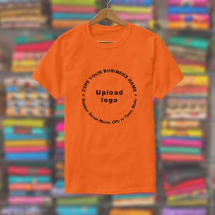 Zakelijk merk in ronde patroontekst op Sinaasappel T-shirt