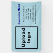 Zakelijk merk op lichtblauwe banner (Verticaal)
