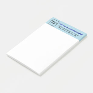 Zakelijk merk op lichtblauwe kop van lang post-it® notes
