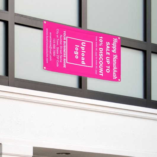 Zakelijke Chanoeka Verkoop op Roze Banner (Buitenkant Gebouw)