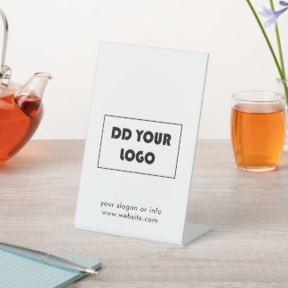 Zakelijke Logo | Minimalistisch eenvoudig wit Reclamebord Met Voetstuk