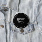 Zakelijke Zwarte Button met Monogram (In situ)