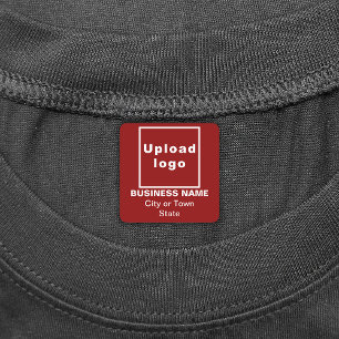 Zakenmerk op rood vierkant strijkbord op etiket labels