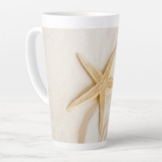 Zand en natuurlijke neutrale kleur van Starfish Latte Mok (Linkerhoek)