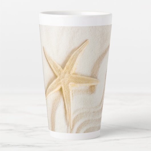 Zand en natuurlijke neutrale kleur van Starfish Latte Mok (Voorkant)