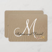 Zand en Starfish Beach Wedding RSVP Monogram (Voorkant / Achterkant)