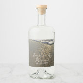 Zand en Surf Beach Bestemming Bruiloft Likeurfles Etiket (Voorkant)