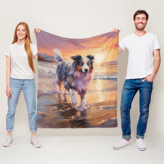 Zandige Australische Herder Hond op Strand Zonsond Fleece Deken (In situ)