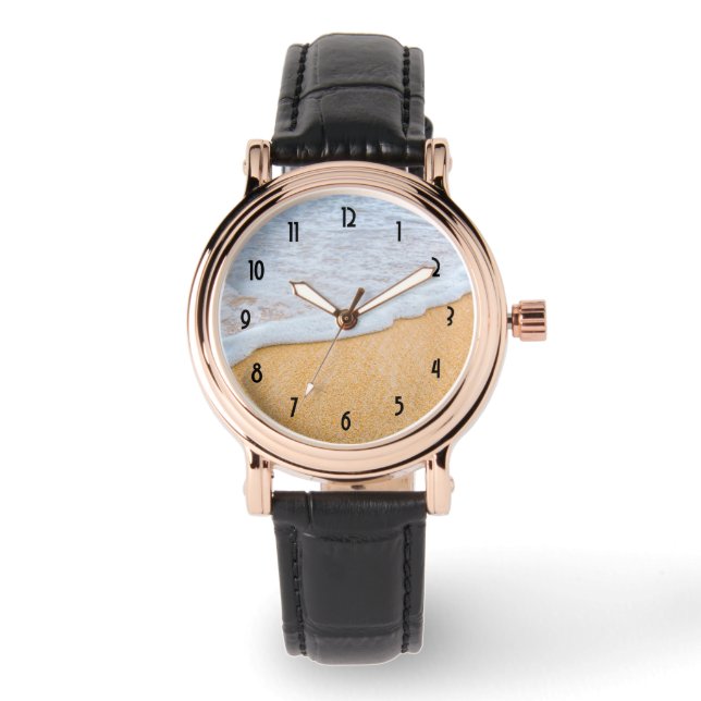 Zandstrand met schuimig Surf Horloge (Voorkant)