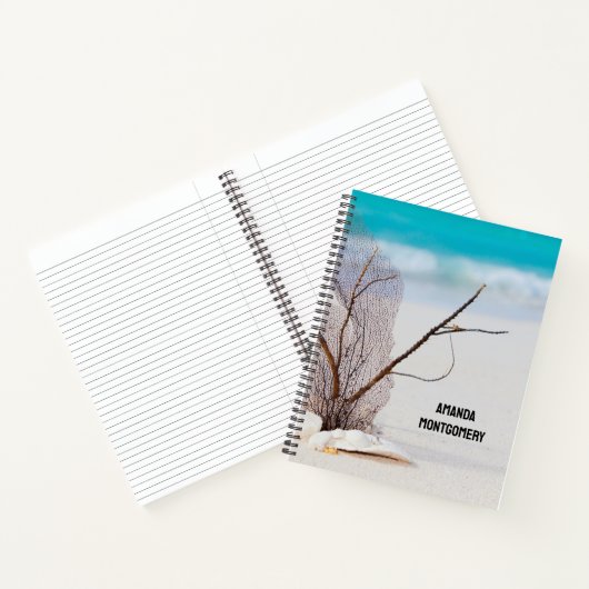 Zandstrand met witte schelpen notitieboek (Binnen)