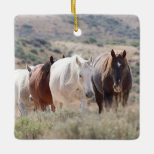 Zandwassenbekken Wilde paarden Keramisch siermeel Ornament