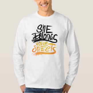Ze behoort tot de straten, maar één plek t-shirt