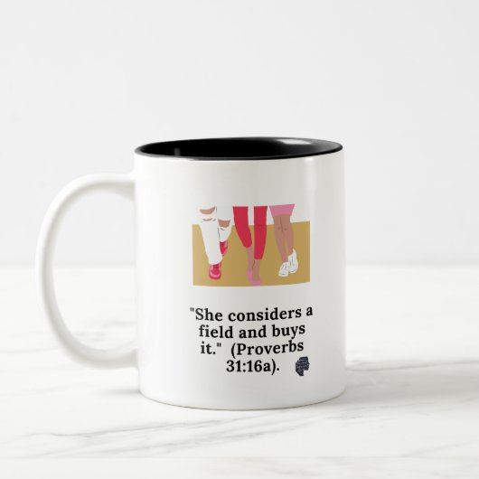 Ze beschouwt een veld en koopt het. (Proverbs 3116 Tweekleurige Koffiemok (Links)