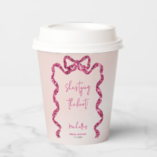 Ze binden de knoop glitter roze strik vrijgezellen papieren bekers