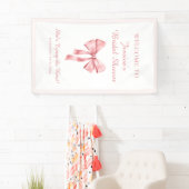 Ze bindt de knoop zacht roze coquette douche spandoek (Insitu)