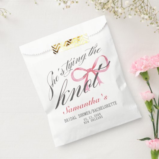 Ze bindt het Knot Bow Coquette Vrijgezellenfeest Bedankzakje (Gezegeld)