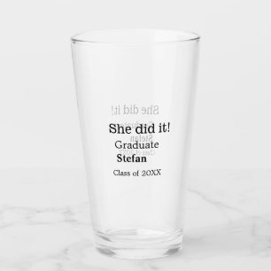 Ze deed het afstuderen naamklasse van 20XX tekst t Glas