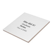 Ze deed het afstuderen naamklasse van 20XX tekst t Tegeltje (Zijkant)