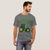Ze denkt dat mijn tractor sexy grappig is t-shirt (Voorkant volledig)