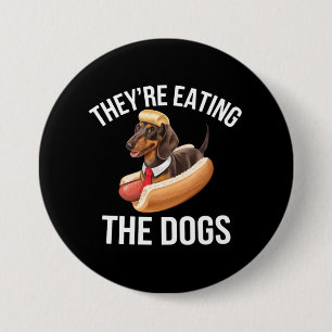Ze eten de honden Donald Trump Debat 2024 Ronde Button 7,6 Cm