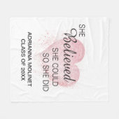 Ze geloofde dat ze dat kon, dus ze deed afstuderen fleece deken (Voorkant (Horizontaal))